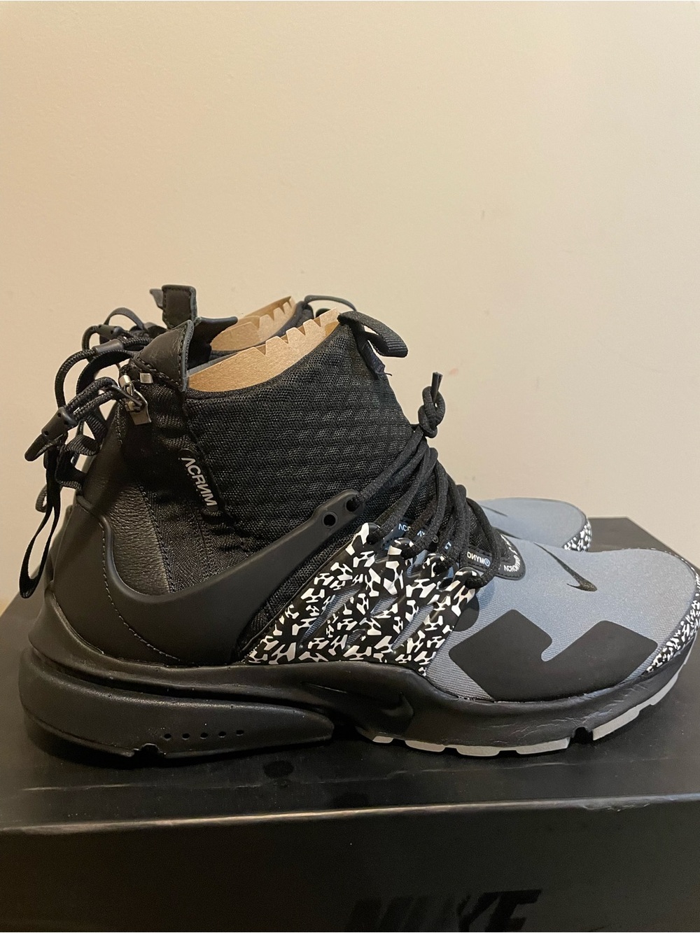 Nike Air Presto Mid Utility - Black & Grey with Patterned Panel